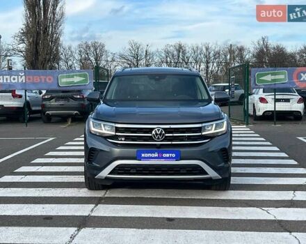 Сірий Фольксваген Atlas, об'ємом двигуна 3.6 л та пробігом 142 тис. км за 32999 $, фото 1 на Automoto.ua