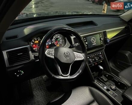 Сірий Фольксваген Atlas, об'ємом двигуна 2 л та пробігом 101 тис. км за 32000 $, фото 6 на Automoto.ua