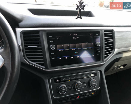 Сірий Фольксваген Atlas, об'ємом двигуна 3.6 л та пробігом 98 тис. км за 32500 $, фото 19 на Automoto.ua