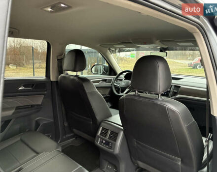 Сірий Фольксваген Atlas, об'ємом двигуна 3.6 л та пробігом 104 тис. км за 23300 $, фото 18 на Automoto.ua