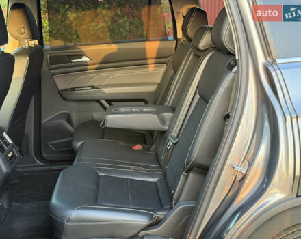 Сірий Фольксваген Atlas, об'ємом двигуна 3.6 л та пробігом 101 тис. км за 25900 $, фото 34 на Automoto.ua