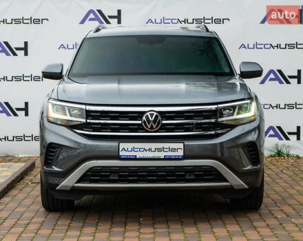 Серый Фольксваген Atlas, объемом двигателя 3.6 л и пробегом 136 тыс. км за 25999 $, фото 4 на Automoto.ua