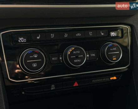 Сірий Фольксваген Atlas, об'ємом двигуна 3.6 л та пробігом 59 тис. км за 32999 $, фото 13 на Automoto.ua