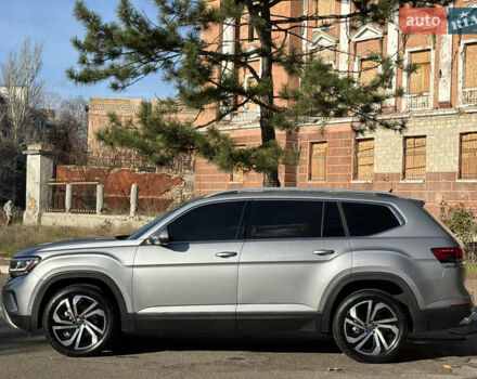 Сірий Фольксваген Atlas, об'ємом двигуна 3.6 л та пробігом 59 тис. км за 32999 $, фото 2 на Automoto.ua