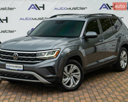 Серый Фольксваген Atlas, объемом двигателя 3.6 л и пробегом 136 тыс. км за 25999 $, фото 1 на Automoto.ua