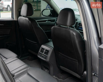 Серый Фольксваген Atlas, объемом двигателя 3.6 л и пробегом 136 тыс. км за 25999 $, фото 54 на Automoto.ua