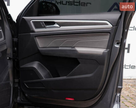 Серый Фольксваген Atlas, объемом двигателя 3.6 л и пробегом 136 тыс. км за 25999 $, фото 62 на Automoto.ua