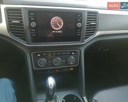 Сірий Фольксваген Atlas, об'ємом двигуна 3.6 л та пробігом 37 тис. км за 32777 $, фото 20 на Automoto.ua