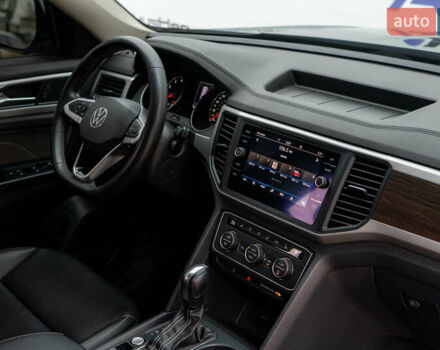 Серый Фольксваген Atlas, объемом двигателя 3.6 л и пробегом 136 тыс. км за 25999 $, фото 34 на Automoto.ua