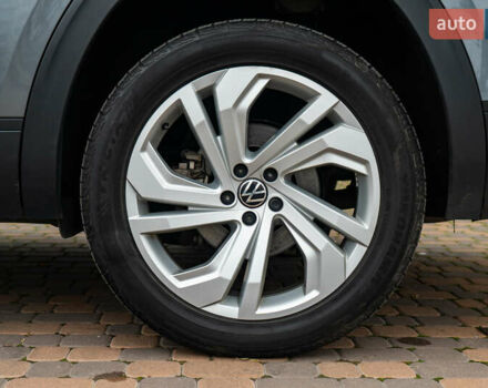 Серый Фольксваген Atlas, объемом двигателя 3.6 л и пробегом 136 тыс. км за 25999 $, фото 23 на Automoto.ua