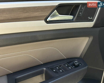 Сірий Фольксваген Atlas, об'ємом двигуна 3.6 л та пробігом 59 тис. км за 32999 $, фото 8 на Automoto.ua