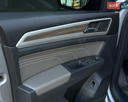 Серый Фольксваген Atlas, объемом двигателя 3.6 л и пробегом 59 тыс. км за 32999 $, фото 24 на Automoto.ua