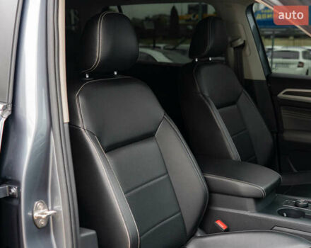 Серый Фольксваген Atlas, объемом двигателя 3.6 л и пробегом 136 тыс. км за 25999 $, фото 63 на Automoto.ua