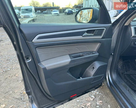 Серый Фольксваген Atlas, объемом двигателя 3.6 л и пробегом 62 тыс. км за 19800 $, фото 21 на Automoto.ua