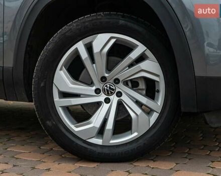 Серый Фольксваген Atlas, объемом двигателя 3.6 л и пробегом 136 тыс. км за 25999 $, фото 26 на Automoto.ua