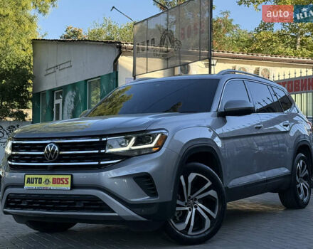 Серый Фольксваген Atlas, объемом двигателя 3.6 л и пробегом 59 тыс. км за 32999 $, фото 1 на Automoto.ua