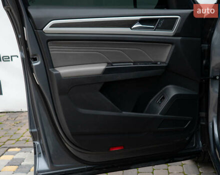 Серый Фольксваген Atlas, объемом двигателя 3.6 л и пробегом 136 тыс. км за 25999 $, фото 41 на Automoto.ua