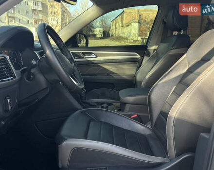 Сірий Фольксваген Atlas, об'ємом двигуна 3.6 л та пробігом 59 тис. км за 32999 $, фото 16 на Automoto.ua