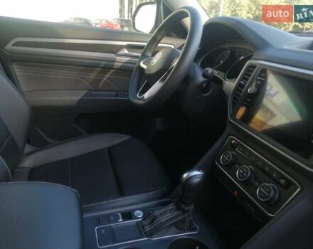 Сірий Фольксваген Atlas, об'ємом двигуна 3.6 л та пробігом 37 тис. км за 32777 $, фото 25 на Automoto.ua