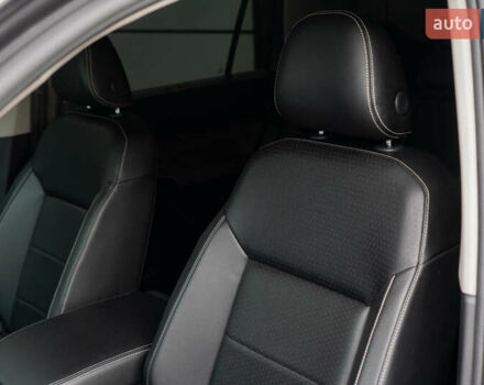 Серый Фольксваген Atlas, объемом двигателя 3.6 л и пробегом 136 тыс. км за 25999 $, фото 44 на Automoto.ua