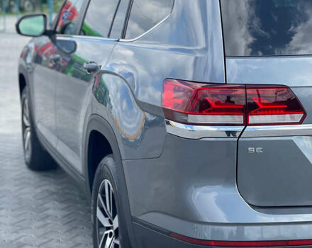 Серый Фольксваген Atlas, объемом двигателя 1.98 л и пробегом 121 тыс. км за 26000 $, фото 4 на Automoto.ua