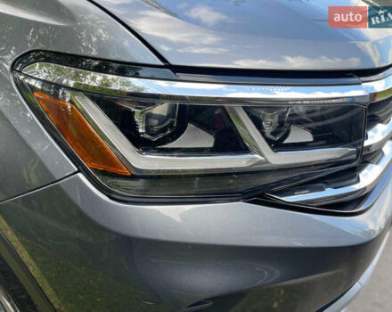 Серый Фольксваген Atlas, объемом двигателя 1.98 л и пробегом 121 тыс. км за 26000 $, фото 7 на Automoto.ua