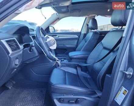 Серый Фольксваген Atlas, объемом двигателя 1.98 л и пробегом 117 тыс. км за 13350 $, фото 6 на Automoto.ua