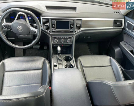 Серый Фольксваген Atlas, объемом двигателя 1.98 л и пробегом 121 тыс. км за 26000 $, фото 13 на Automoto.ua