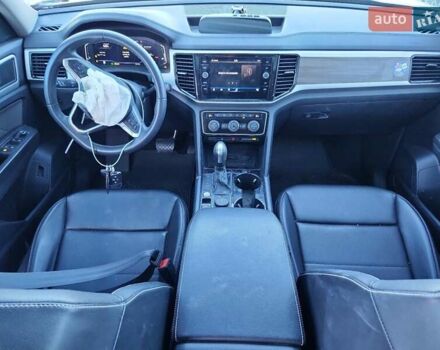 Серый Фольксваген Atlas, объемом двигателя 1.98 л и пробегом 117 тыс. км за 13350 $, фото 7 на Automoto.ua