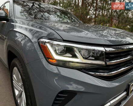 Серый Фольксваген Atlas, объемом двигателя 2 л и пробегом 23 тыс. км за 35590 $, фото 3 на Automoto.ua