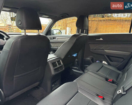 Серый Фольксваген Atlas, объемом двигателя 2 л и пробегом 23 тыс. км за 35590 $, фото 28 на Automoto.ua