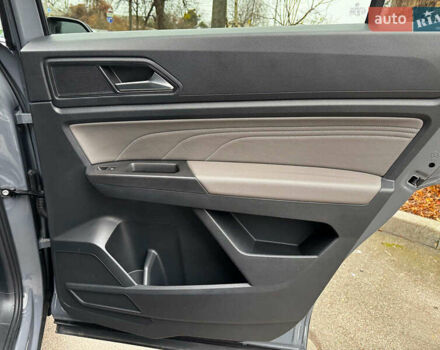 Серый Фольксваген Atlas, объемом двигателя 2 л и пробегом 23 тыс. км за 35590 $, фото 30 на Automoto.ua