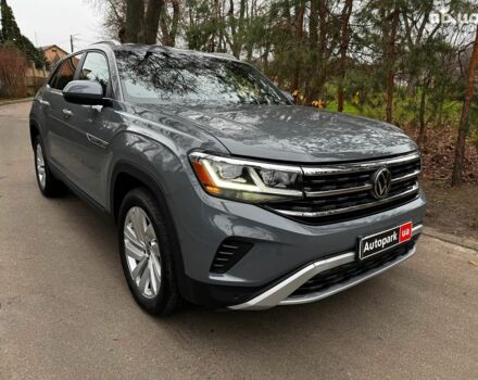 Серый Фольксваген Atlas, объемом двигателя 2 л и пробегом 23 тыс. км за 35590 $, фото 2 на Automoto.ua