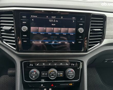 Серый Фольксваген Atlas, объемом двигателя 2 л и пробегом 23 тыс. км за 35590 $, фото 20 на Automoto.ua