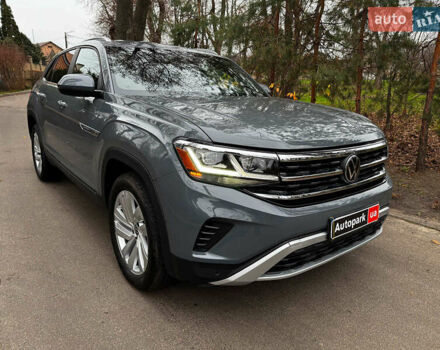 Серый Фольксваген Atlas, объемом двигателя 2 л и пробегом 23 тыс. км за 35590 $, фото 2 на Automoto.ua