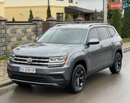 Серый Фольксваген Atlas, объемом двигателя 3.6 л и пробегом 74 тыс. км за 18999 $, фото 1 на Automoto.ua