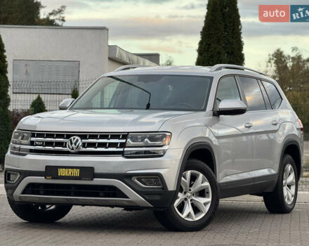 Фольксваген Atlas 2017 в Киеве на Automoto.ua Серый Фольксваген Atlas, объемом двигателя 3.6 л и пробегом 129 тыс. км за 21900 $, фото 1 на Automoto.ua