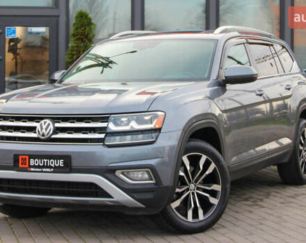 Серый Фольксваген Atlas, объемом двигателя 2 л и пробегом 128 тыс. км за 18500 $, фото 1 на Automoto.ua