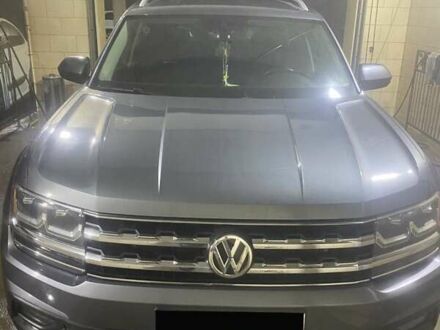 Серый Фольксваген Atlas, объемом двигателя 3.6 л и пробегом 98 тыс. км за 20500 $, фото 1 на Automoto.ua