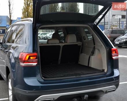 Синий Фольксваген Atlas, объемом двигателя 3.6 л и пробегом 173 тыс. км за 19500 $, фото 42 на Automoto.ua