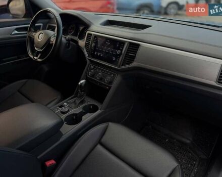 Синий Фольксваген Atlas, объемом двигателя 3.6 л и пробегом 136 тыс. км за 25000 $, фото 25 на Automoto.ua