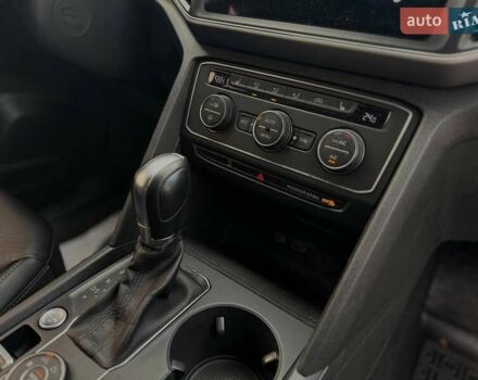 Синий Фольксваген Atlas, объемом двигателя 3.6 л и пробегом 136 тыс. км за 25000 $, фото 23 на Automoto.ua