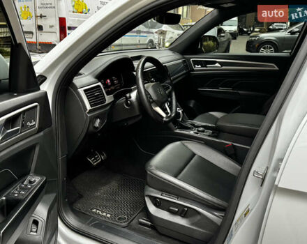 Белый Фольксваген Atlas Cross Sport, объемом двигателя 3.6 л и пробегом 44 тыс. км за 29900 $, фото 59 на Automoto.ua
