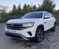 Білий Фольксваген Atlas Cross Sport, об'ємом двигуна 1.98 л та пробігом 52 тис. км за 26500 $, фото 1 на Automoto.ua
