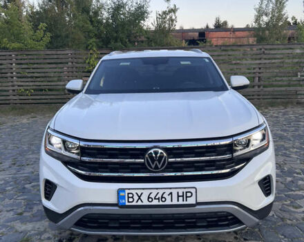 Білий Фольксваген Atlas Cross Sport, об'ємом двигуна 1.98 л та пробігом 52 тис. км за 26500 $, фото 2 на Automoto.ua