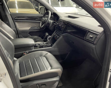 Белый Фольксваген Atlas Cross Sport, объемом двигателя 3.6 л и пробегом 87 тыс. км за 29999 $, фото 21 на Automoto.ua