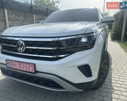 Белый Фольксваген Atlas Cross Sport, объемом двигателя 2 л и пробегом 91 тыс. км за 22700 $, фото 1 на Automoto.ua