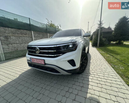Белый Фольксваген Atlas Cross Sport, объемом двигателя 2 л и пробегом 91 тыс. км за 22700 $, фото 2 на Automoto.ua