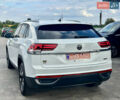 Белый Фольксваген Atlas Cross Sport, объемом двигателя 2 л и пробегом 73 тыс. км за 23500 $, фото 6 на Automoto.ua