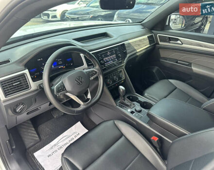 Белый Фольксваген Atlas Cross Sport, объемом двигателя 2 л и пробегом 73 тыс. км за 23500 $, фото 11 на Automoto.ua